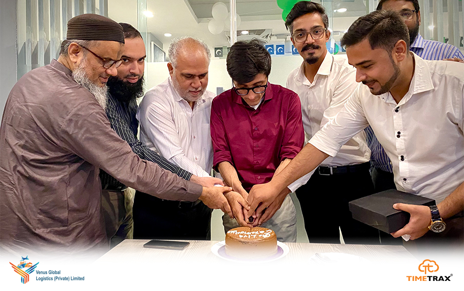 Venus Global Logistics and TimeTrax teams at the go-live ceremony &ndash; photo 2